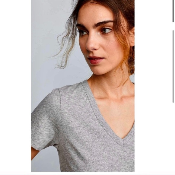 Rag & Bone Classic V Neck Tee. - Picture 3 of 7